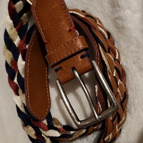 Tommy Hilfiger belt - Picture 3 of 14